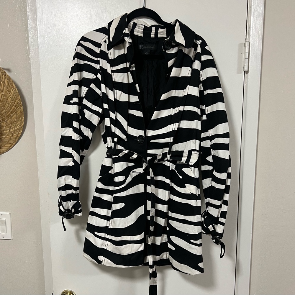 Inc || Women’s Zebra Jacket
